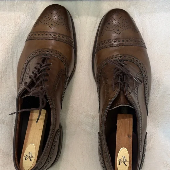 Allen Edmonds Classic Brown Leather Derbys - Picture 2 of 6